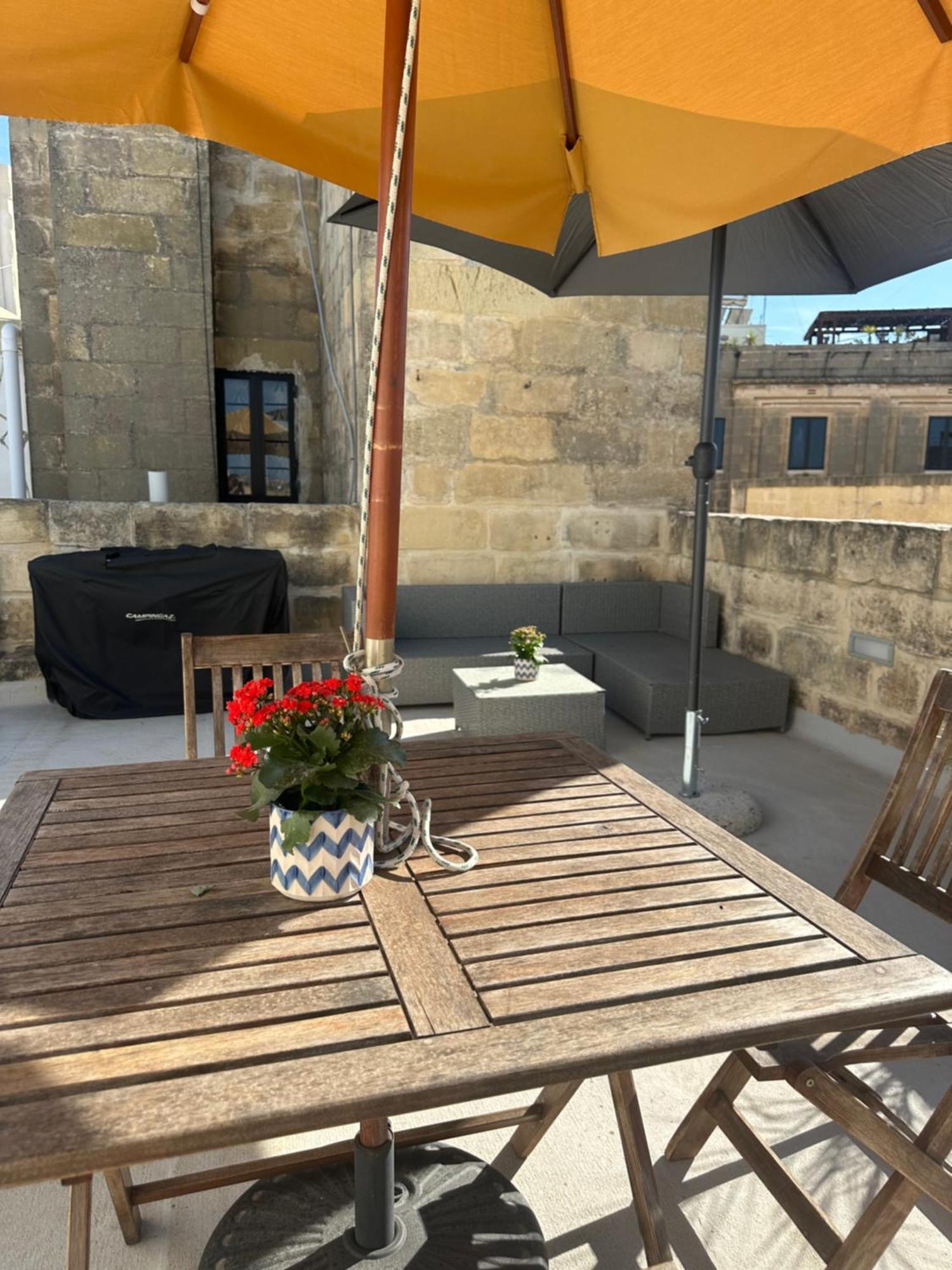 Iris -paola Modern Townhouse Apartment Paola