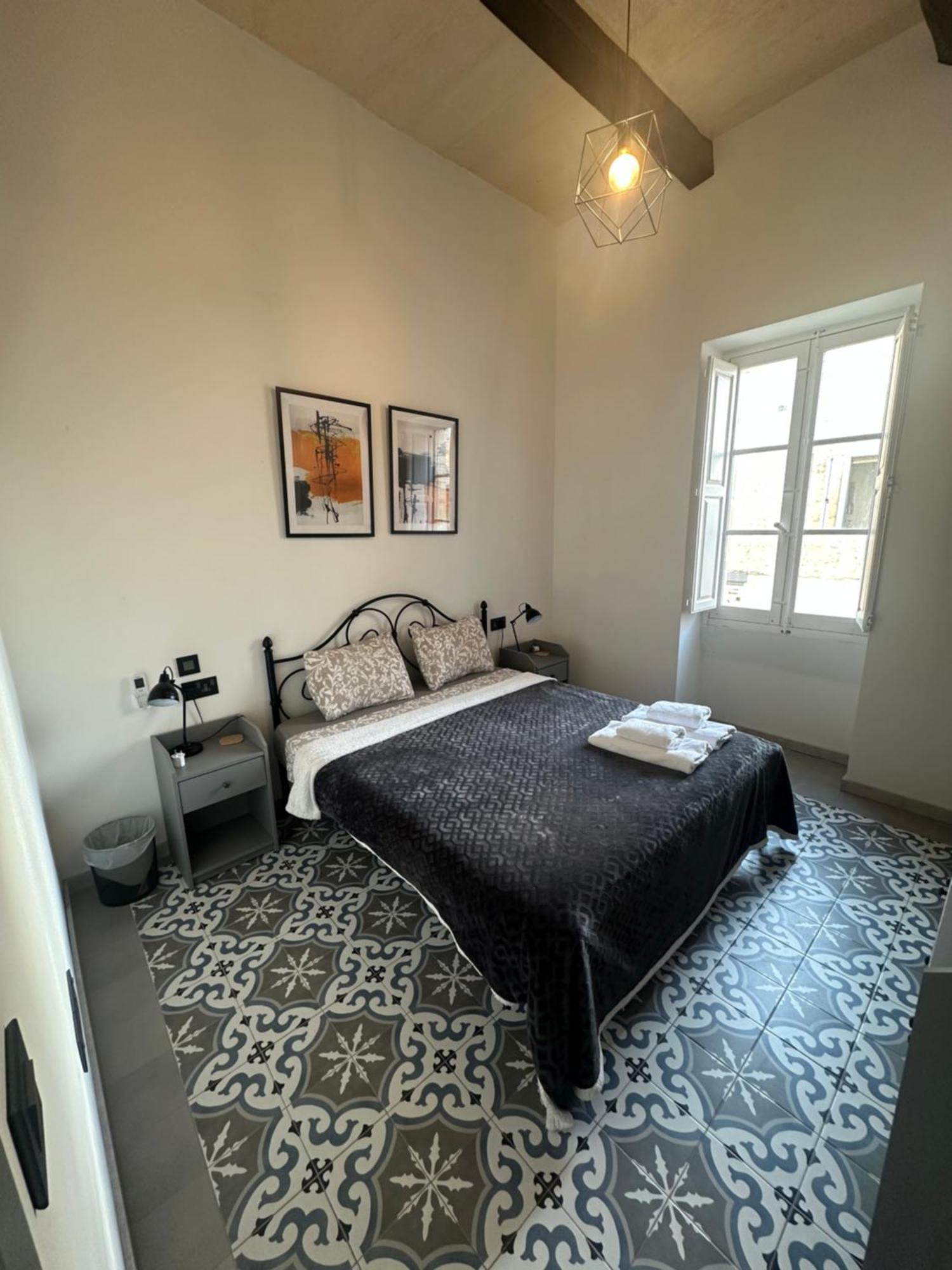 Iris -paola Modern Townhouse Apartment